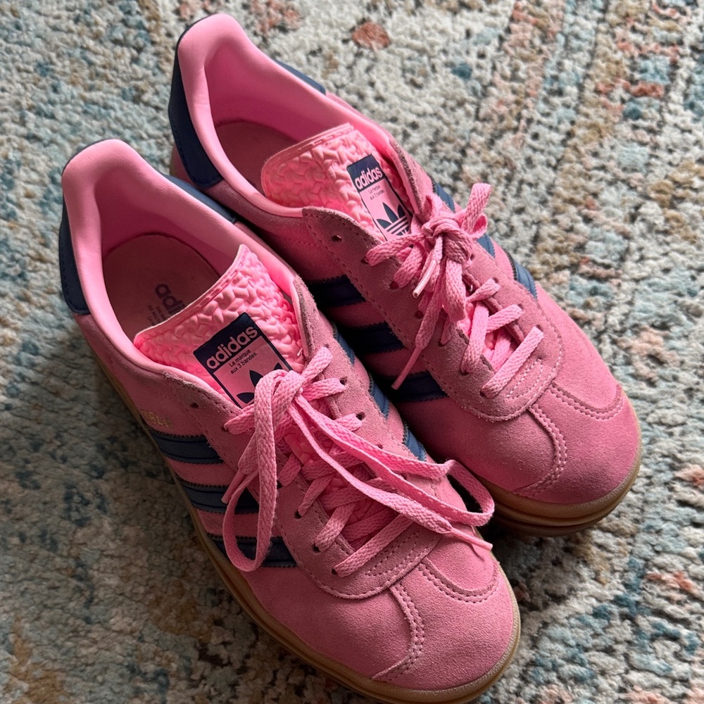 Adidas gazelle Vibrant Pink Sneakers with Blue Stripes us7.5